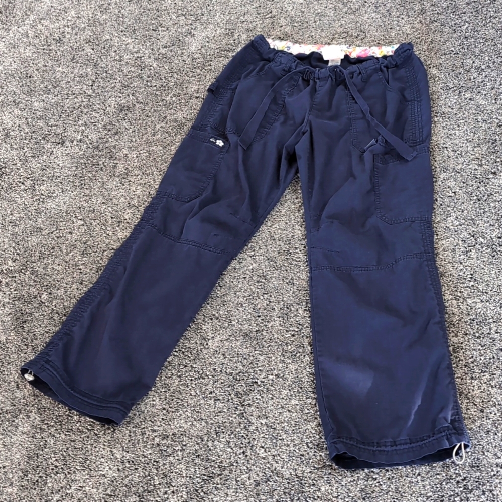M Petite navy Koi cargo scrub pants